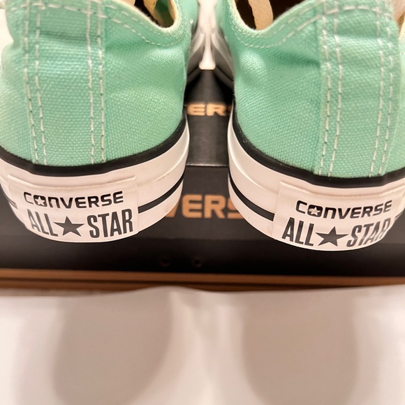 Converse Sneakers (Unisex) Mens (5) Womens (7) - Picture 3 of 13